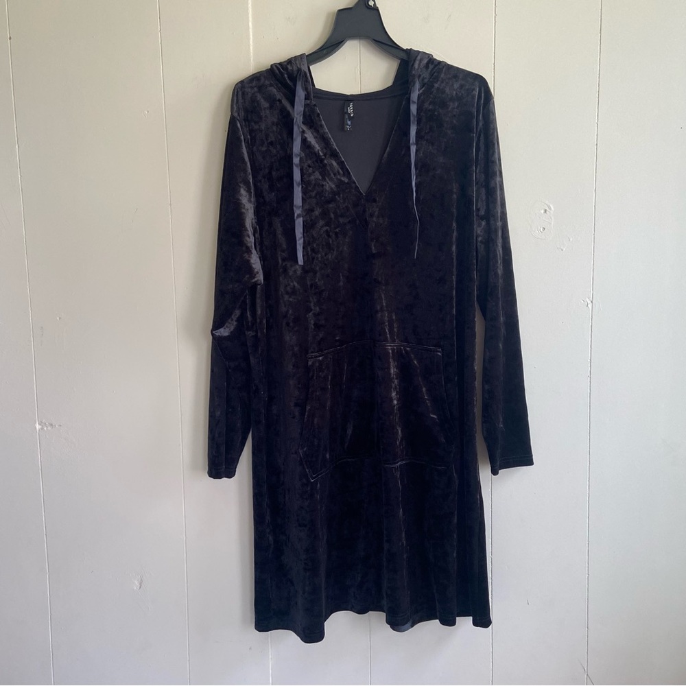 TORRID Black Velvet Hooded Sleep Dress Lounge Wear Kangaroo Front Pocket Size 2